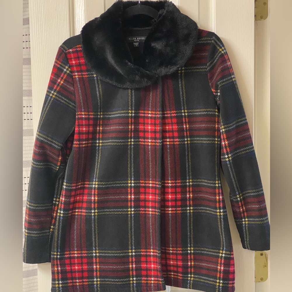 Ellen Reyes Petite Red and Black Plaid Fleece Coat with Faux Fur Collar Size PS